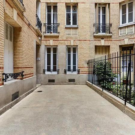 Residence Tour Eiffel By Studio Prestige-2